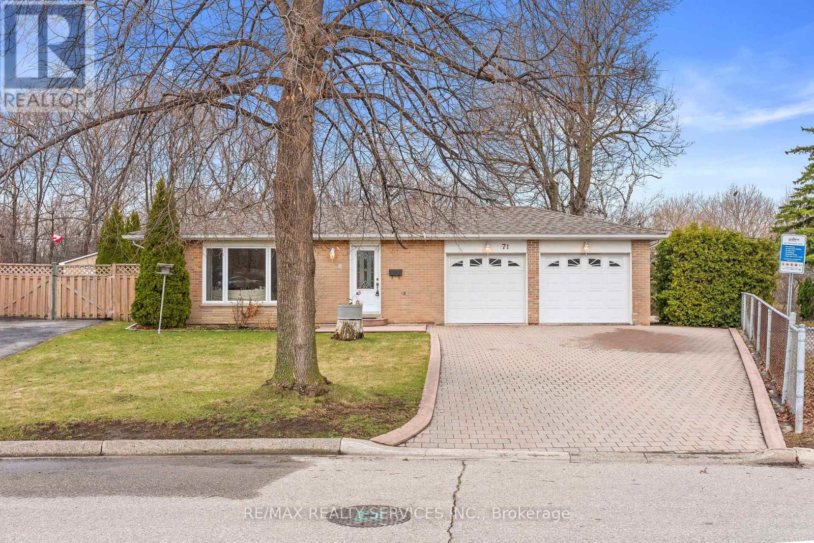 71 Belmont Drive, Brampton, Ontario  L6T 2K5 - Photo 1 - W12945966
