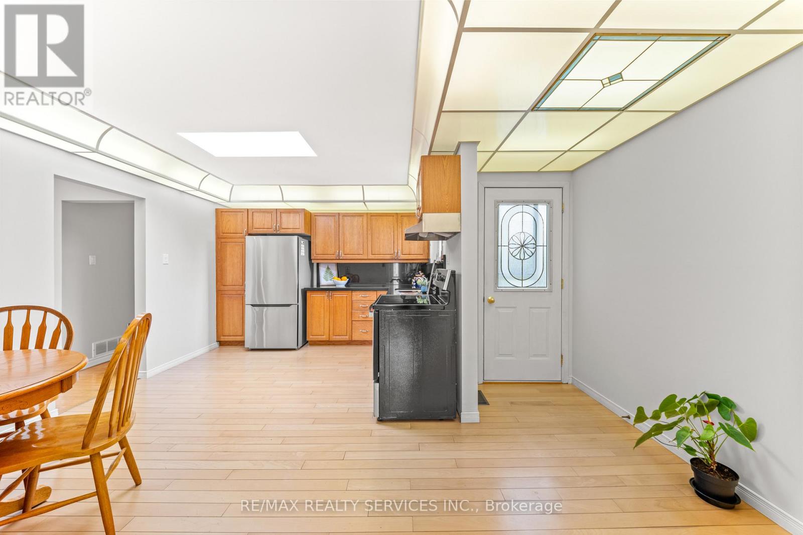 71 Belmont Drive, Brampton, Ontario  L6T 2K5 - Photo 21 - W12945966