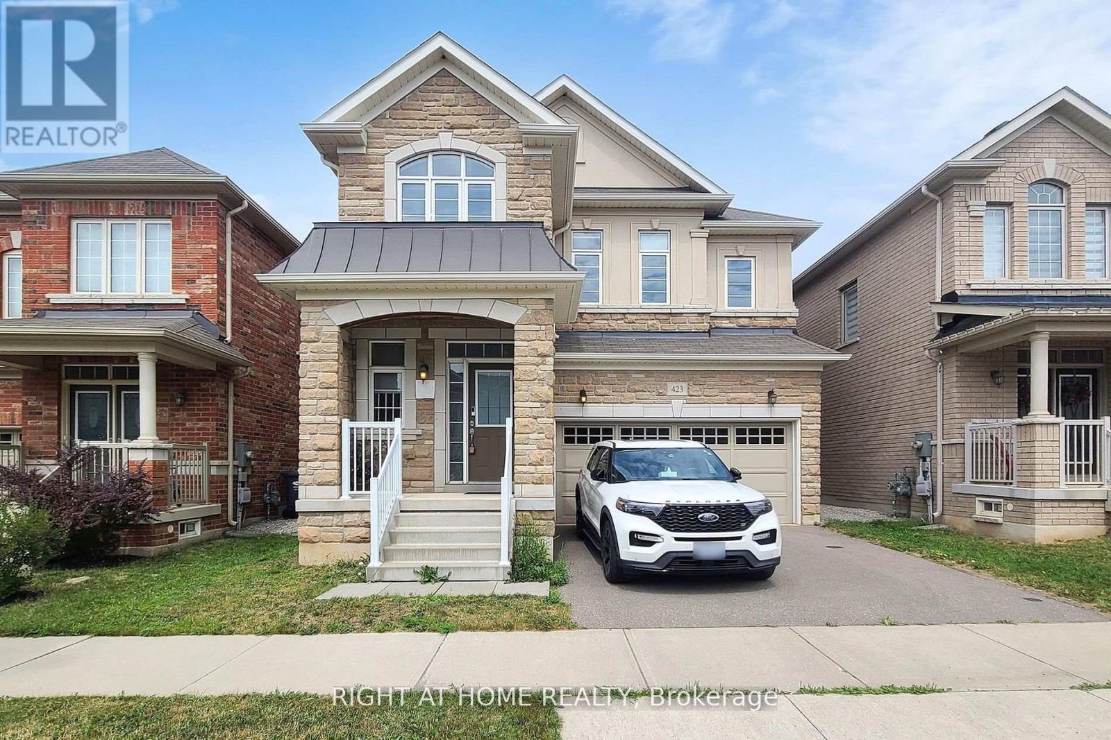 423 GRINDSTONE TRAIL, Oakville, Ontario