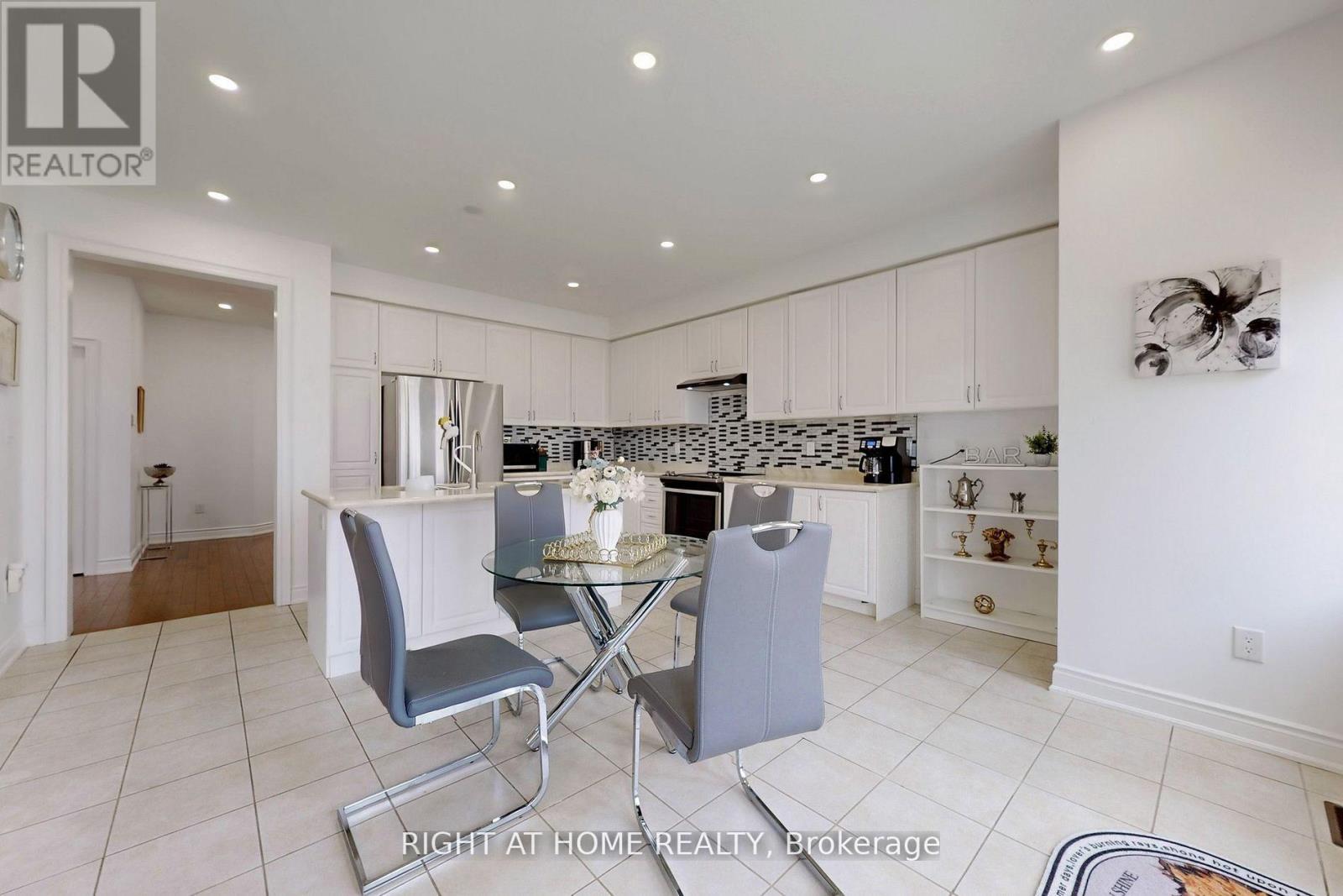 423 Grindstone Trail, Oakville, Ontario  L6H 0S1 - Photo 11 - W12945970