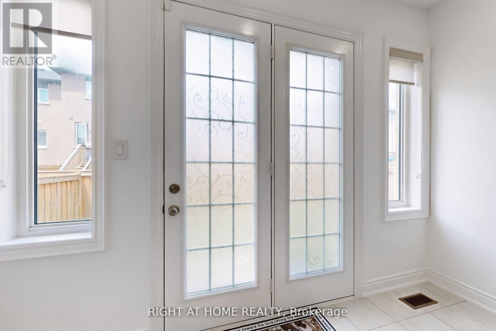 423 Grindstone Trail, Oakville, Ontario  L6H 0S1 - Photo 15 - W12945970