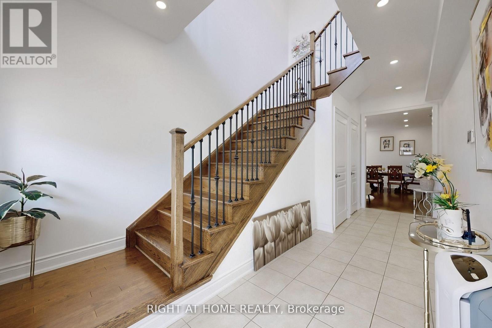 423 Grindstone Trail, Oakville, Ontario  L6H 0S1 - Photo 16 - W12945970