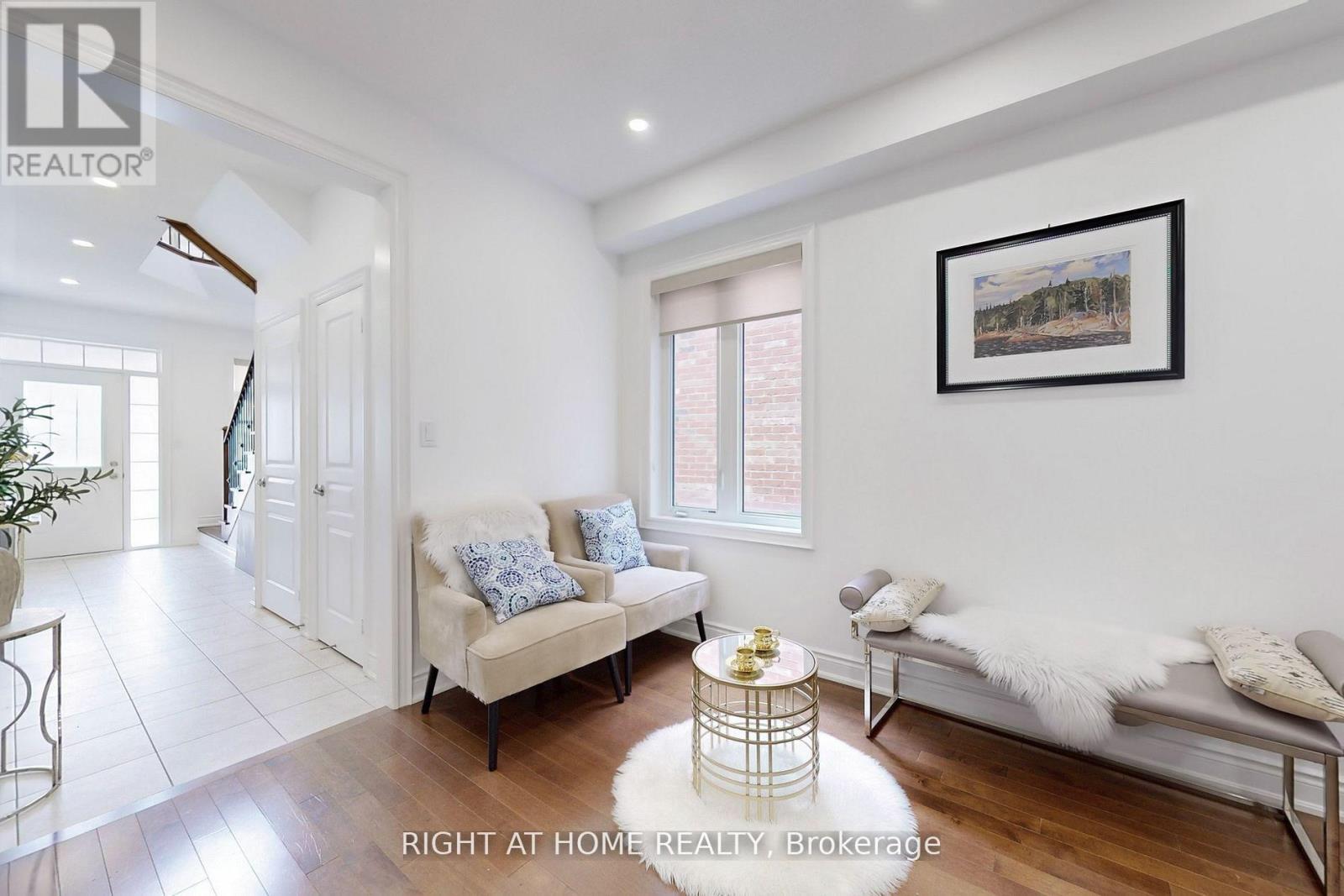 423 Grindstone Trail, Oakville, Ontario  L6H 0S1 - Photo 6 - W12945970