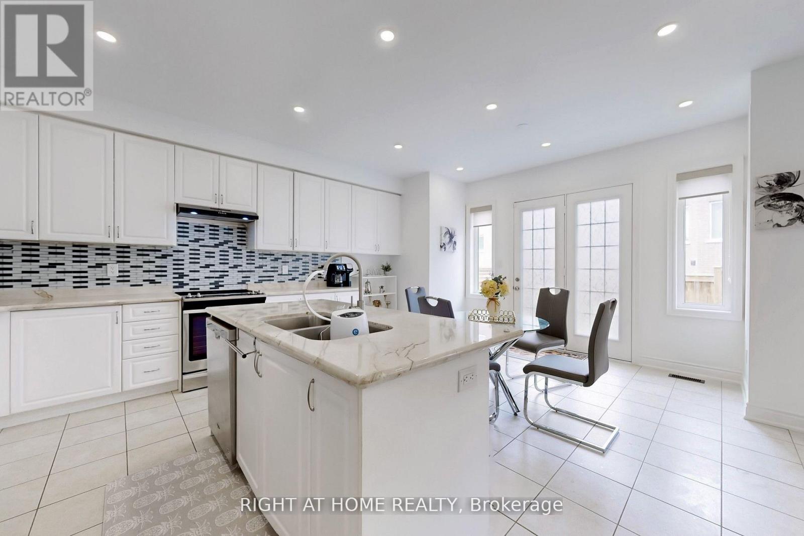 423 Grindstone Trail, Oakville, Ontario  L6H 0S1 - Photo 8 - W12945970