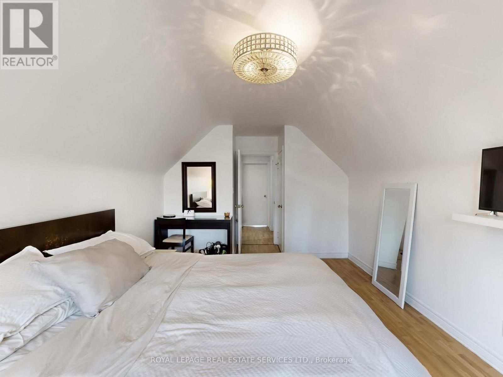 113 Grand Avenue, Toronto, Ontario  M8Y 2Z4 - Photo 13 - W12945984