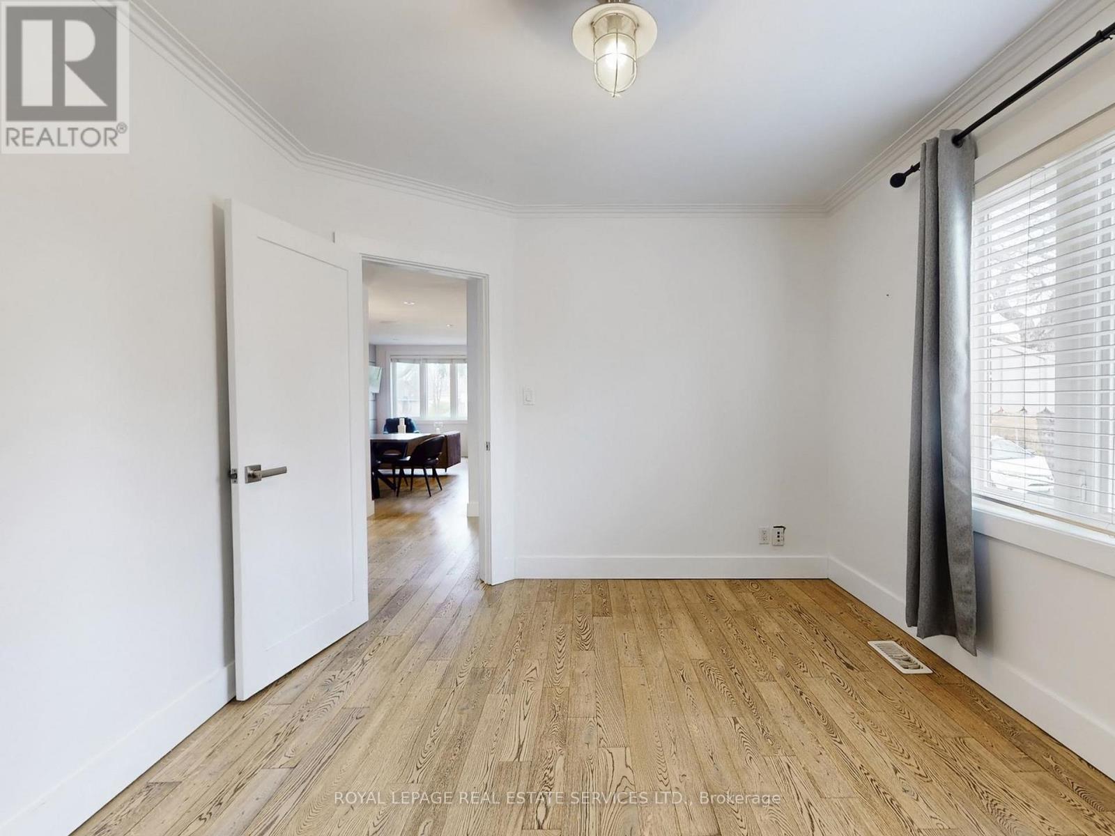 113 Grand Avenue, Toronto, Ontario  M8Y 2Z4 - Photo 8 - W12945984