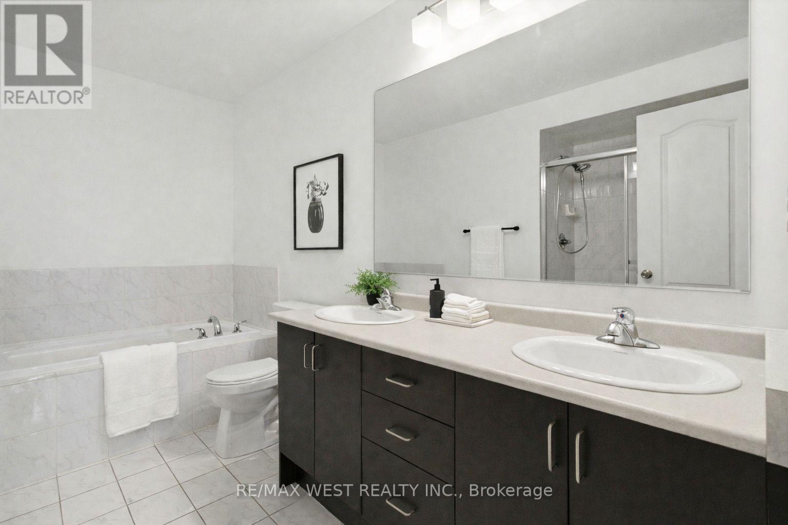 116 Lesabre Crescent, Brampton, Ontario  L6P 0W4 - Photo 24 - W12945998