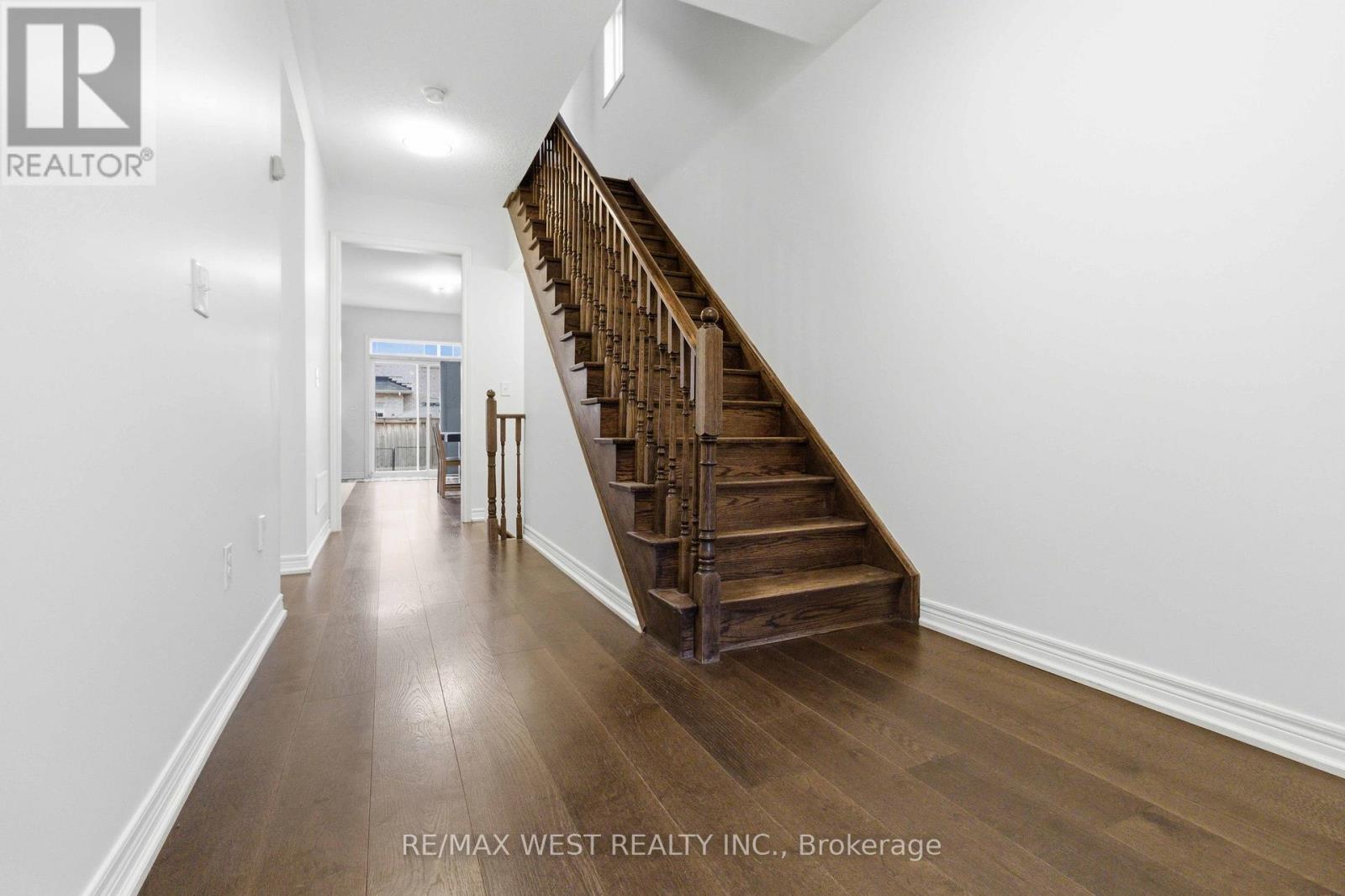 116 Lesabre Crescent, Brampton, Ontario  L6P 0W4 - Photo 3 - W12945998