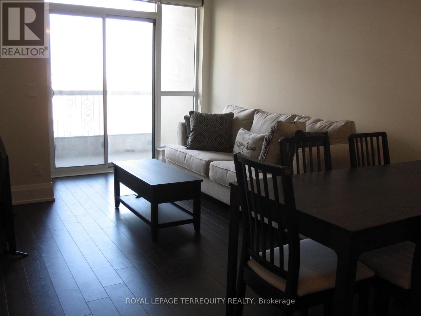 1011 - 1 Old Mill Drive, Toronto, Ontario  M6S 0A1 - Photo 11 - W12946008