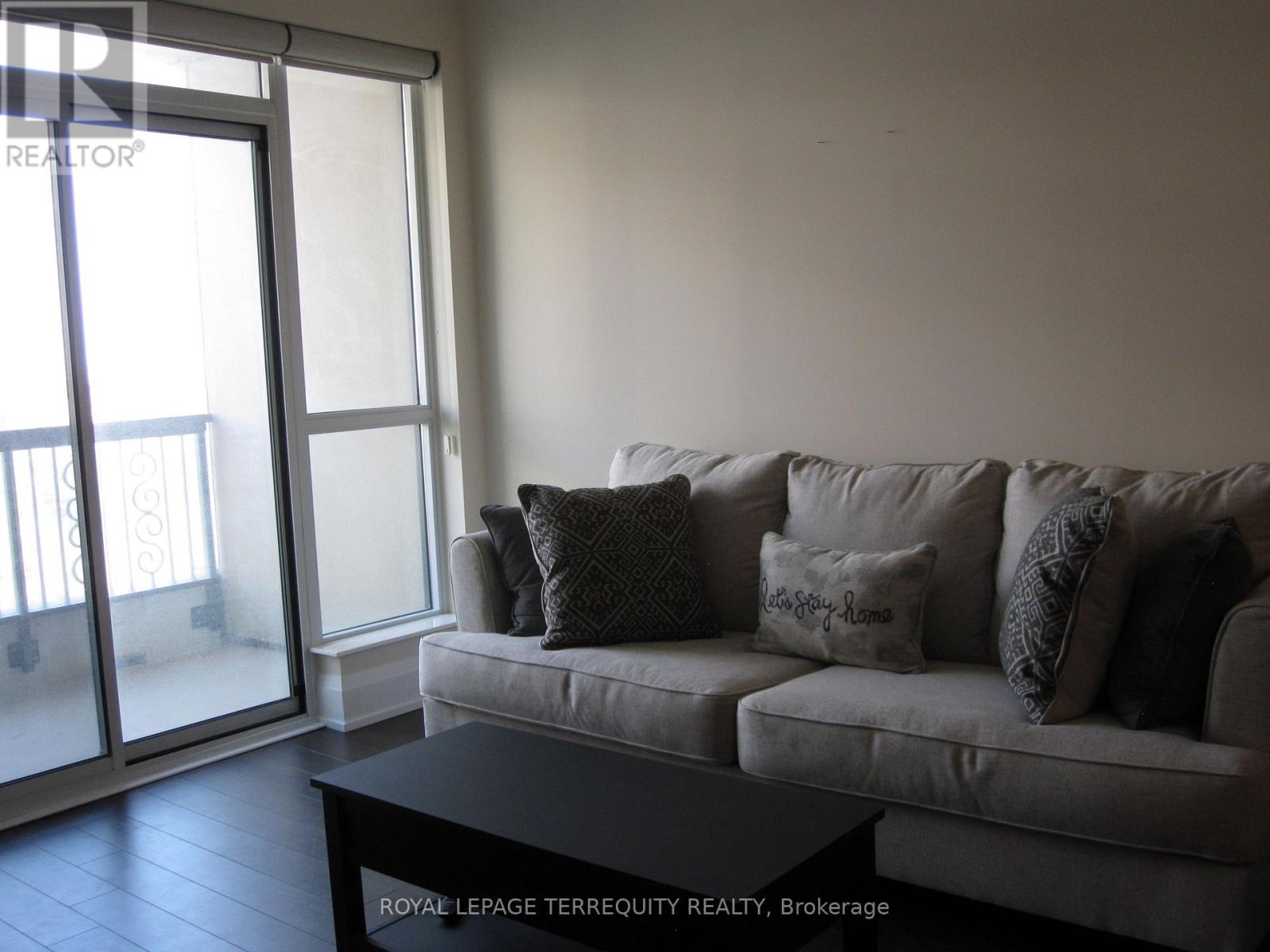 1011 - 1 Old Mill Drive, Toronto, Ontario  M6S 0A1 - Photo 12 - W12946008