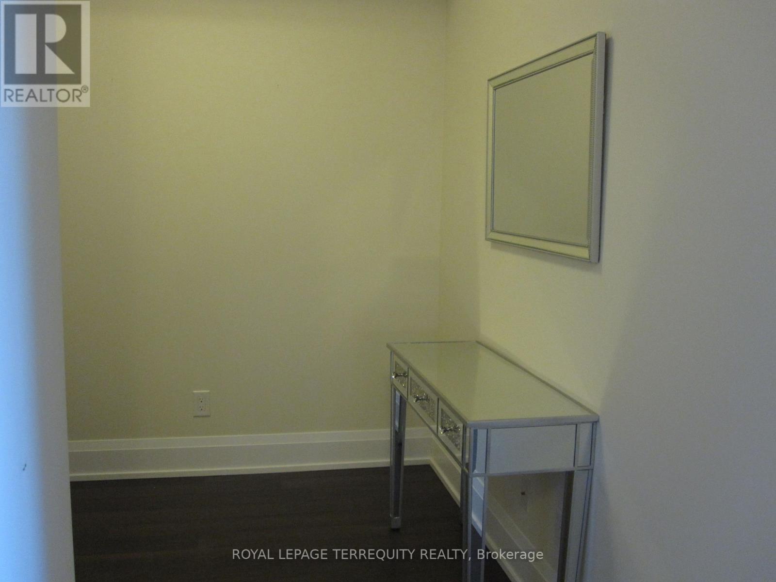 1011 - 1 Old Mill Drive, Toronto, Ontario  M6S 0A1 - Photo 14 - W12946008