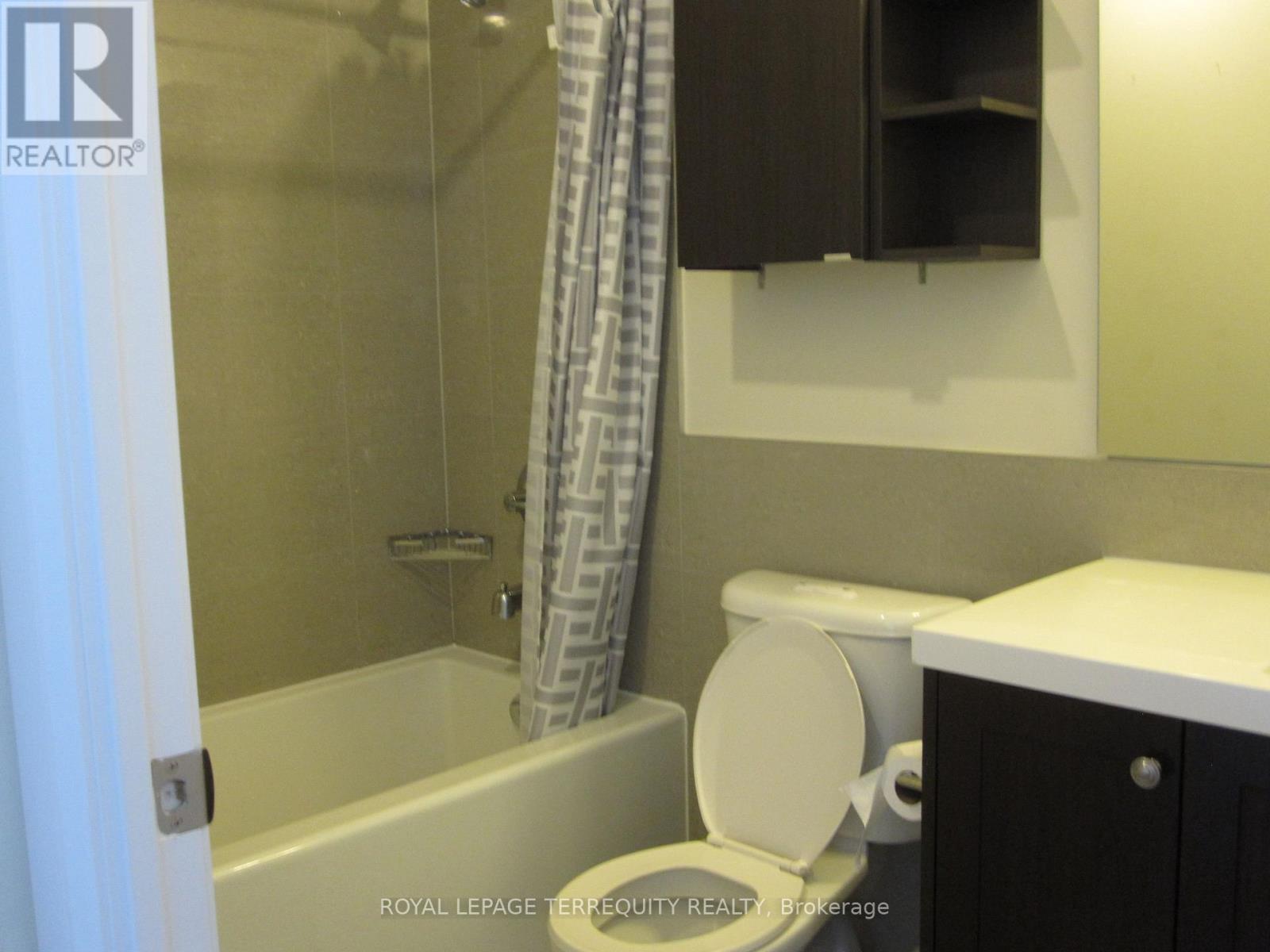 1011 - 1 Old Mill Drive, Toronto, Ontario  M6S 0A1 - Photo 18 - W12946008