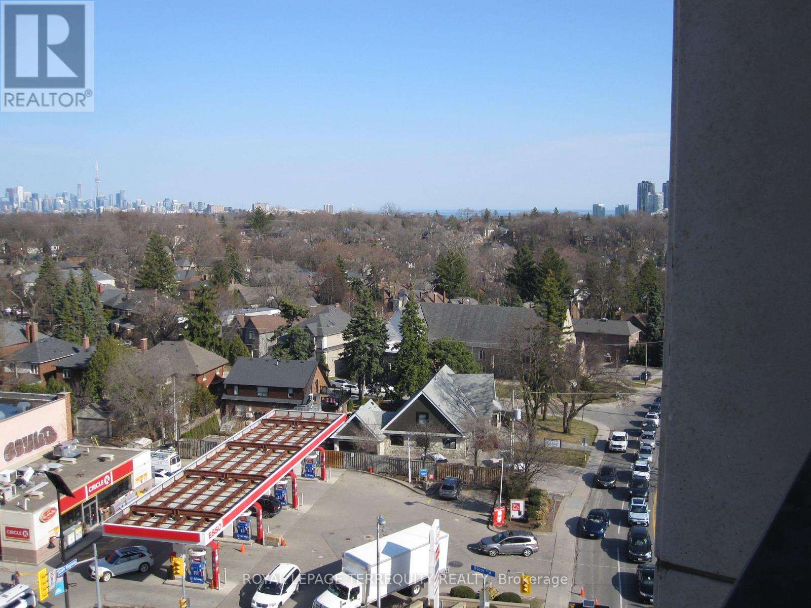 1011 - 1 Old Mill Drive, Toronto, Ontario  M6S 0A1 - Photo 22 - W12946008