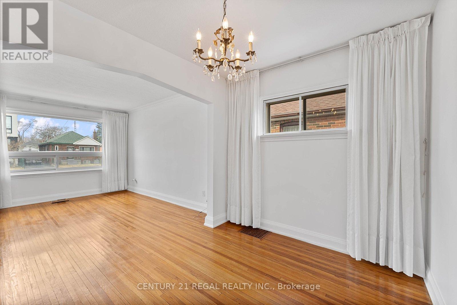 191 Alderbrae Avenue, Toronto, Ontario  M8W 4K4 - Photo 14 - W12946016