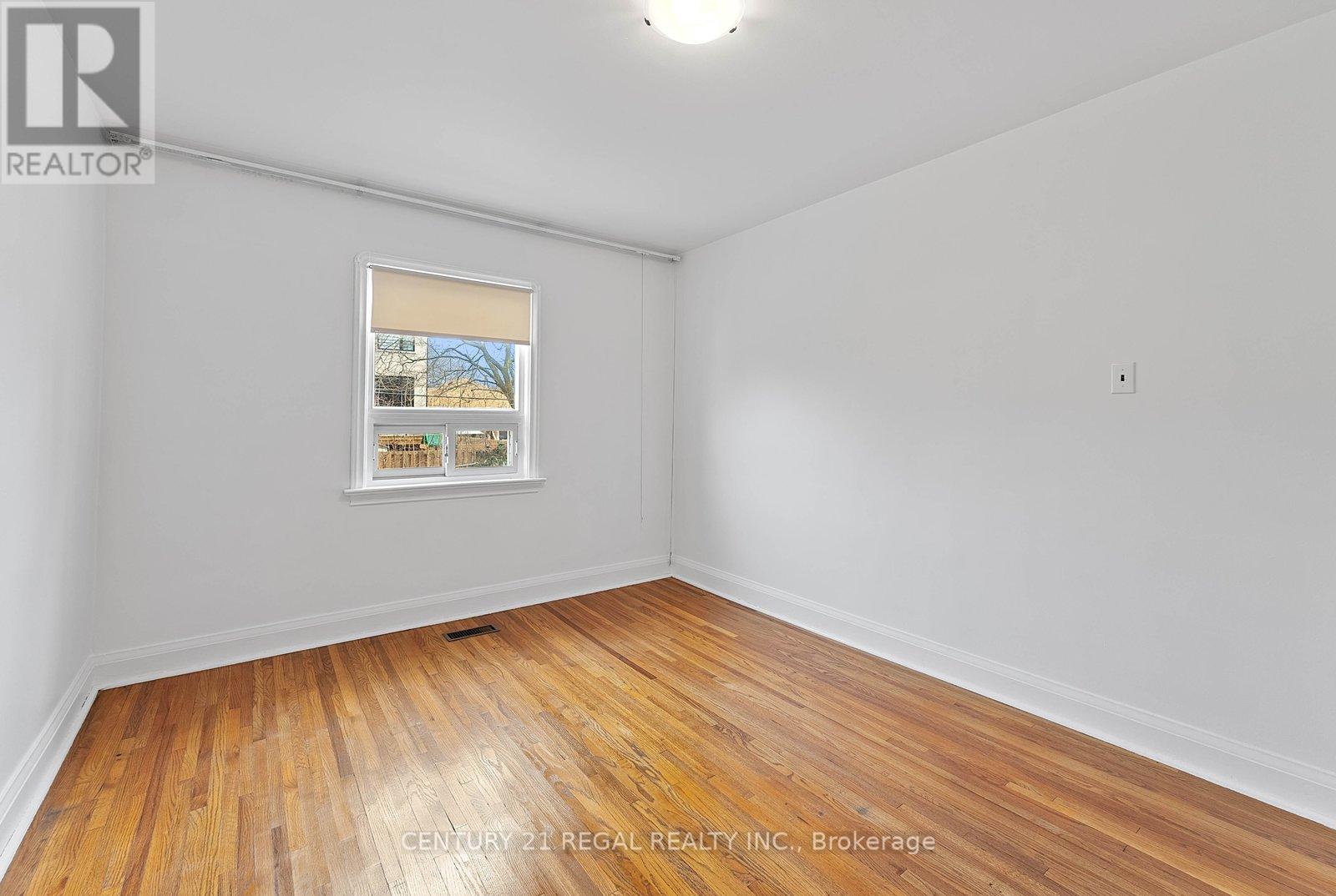 191 Alderbrae Avenue, Toronto, Ontario  M8W 4K4 - Photo 16 - W12946016