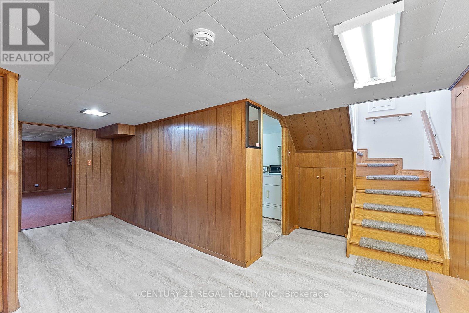 191 Alderbrae Avenue, Toronto, Ontario  M8W 4K4 - Photo 21 - W12946016