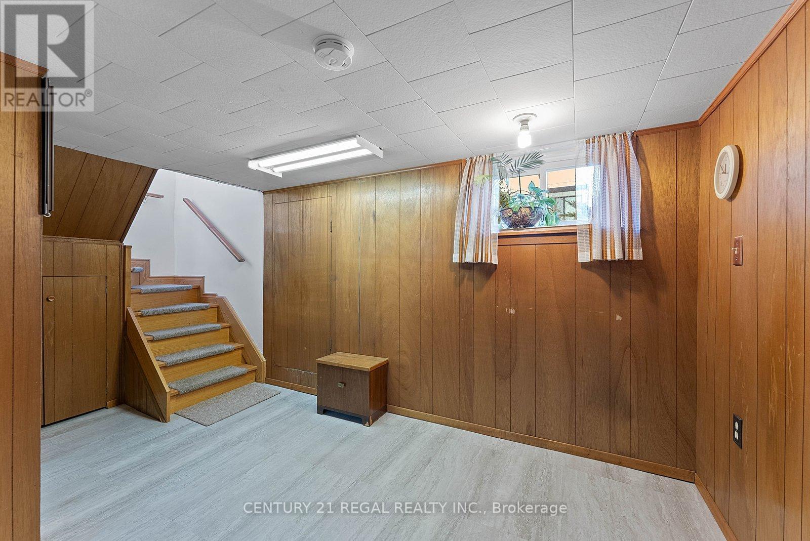 191 Alderbrae Avenue, Toronto, Ontario  M8W 4K4 - Photo 22 - W12946016