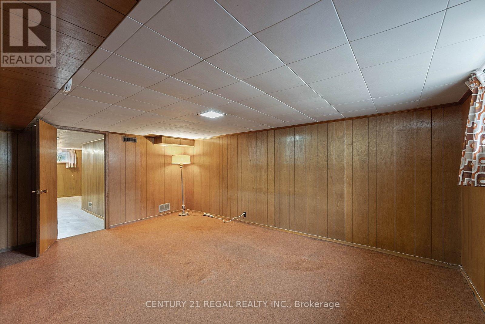 191 Alderbrae Avenue, Toronto, Ontario  M8W 4K4 - Photo 25 - W12946016