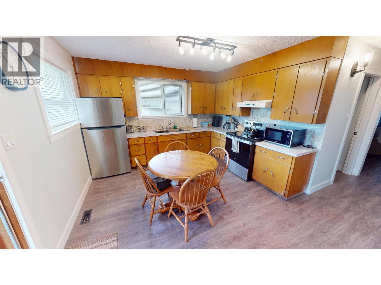 312 16th Avenue N, Cranbrook, British Columbia V1C 3W5 - Photo 8 - 10381675