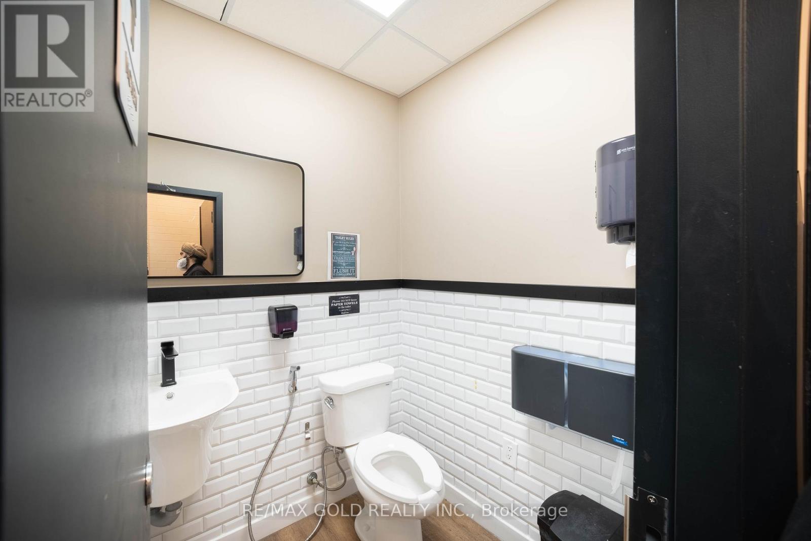 2 - 2110 Dundas Street E, Mississauga, Ontario  L4X 1L9 - Photo 17 - W12941612