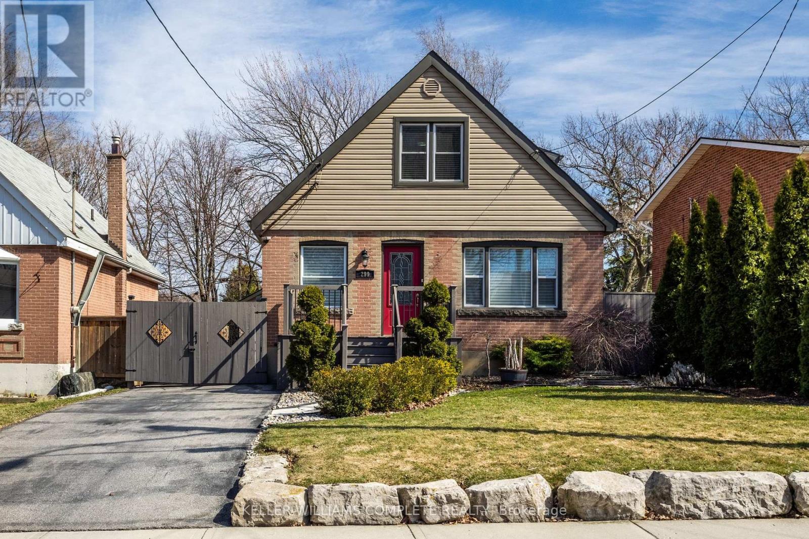 299 East 24th Street, Hamilton, Ontario  L8V 2Y7 - Photo 1 - X12945950