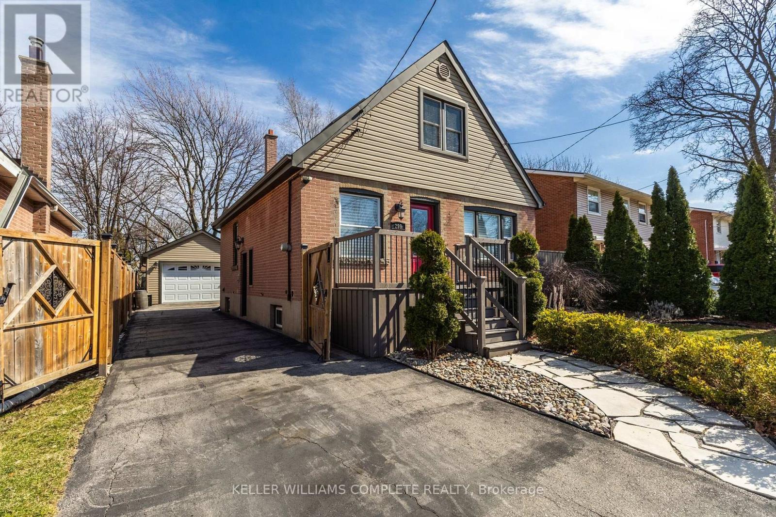 299 East 24th Street, Hamilton, Ontario  L8V 2Y7 - Photo 3 - X12945950