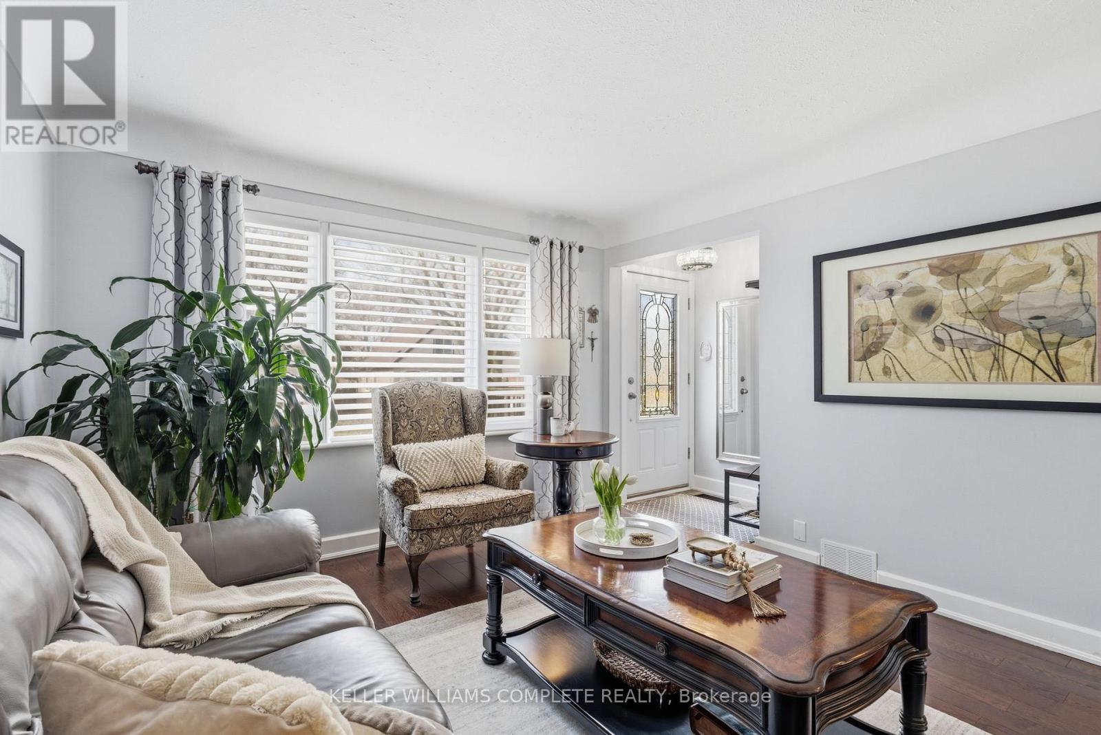 299 East 24th Street, Hamilton, Ontario  L8V 2Y7 - Photo 5 - X12945950