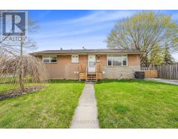 22 HALAM AVENUE, Hamilton, Ontario