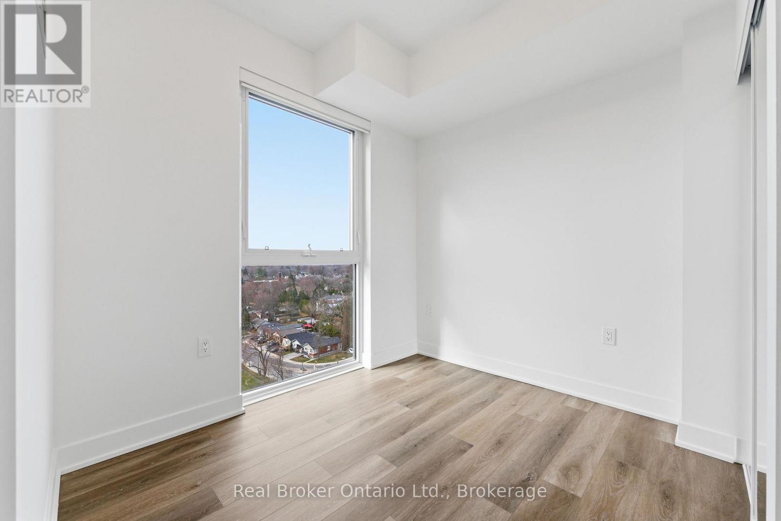 1210 - 2088 James Street, Burlington, Ontario  L7R 0H2 - Photo 12 - W12946278