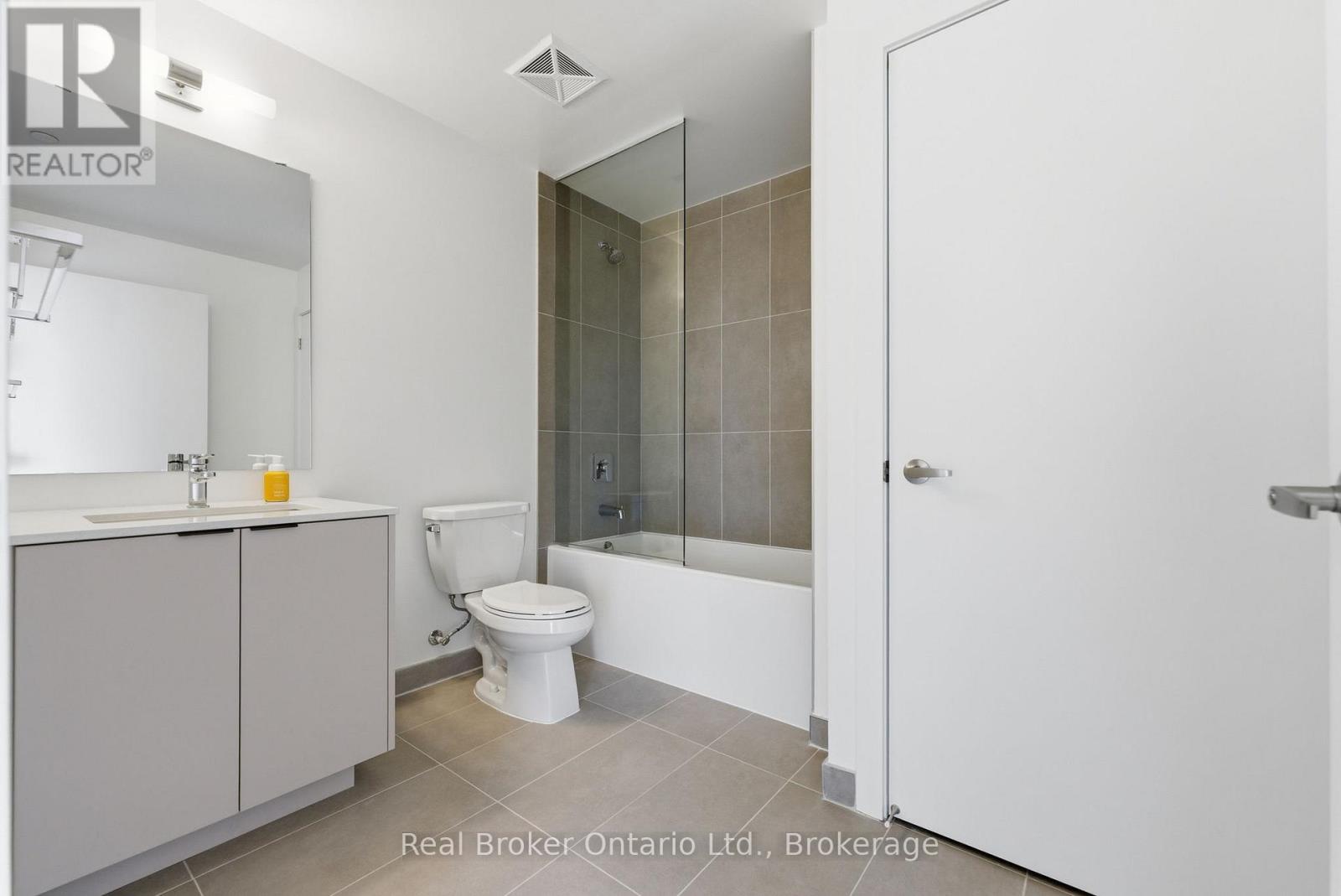 1210 - 2088 James Street, Burlington, Ontario  L7R 0H2 - Photo 14 - W12946278