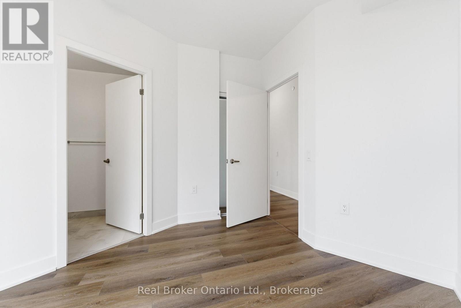 1210 - 2088 James Street, Burlington, Ontario  L7R 0H2 - Photo 17 - W12946278