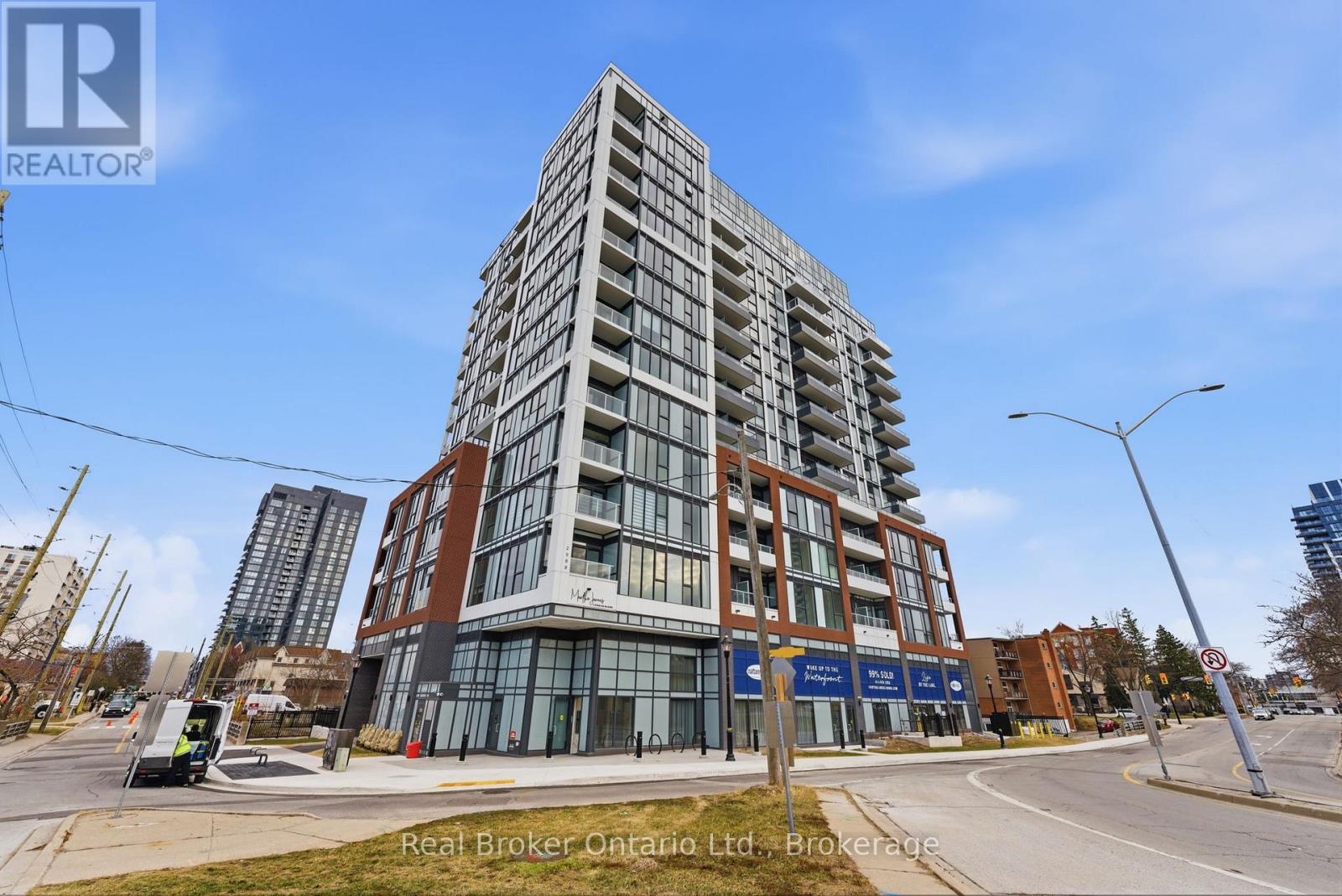 1210 - 2088 James Street, Burlington, Ontario  L7R 0H2 - Photo 2 - W12946278