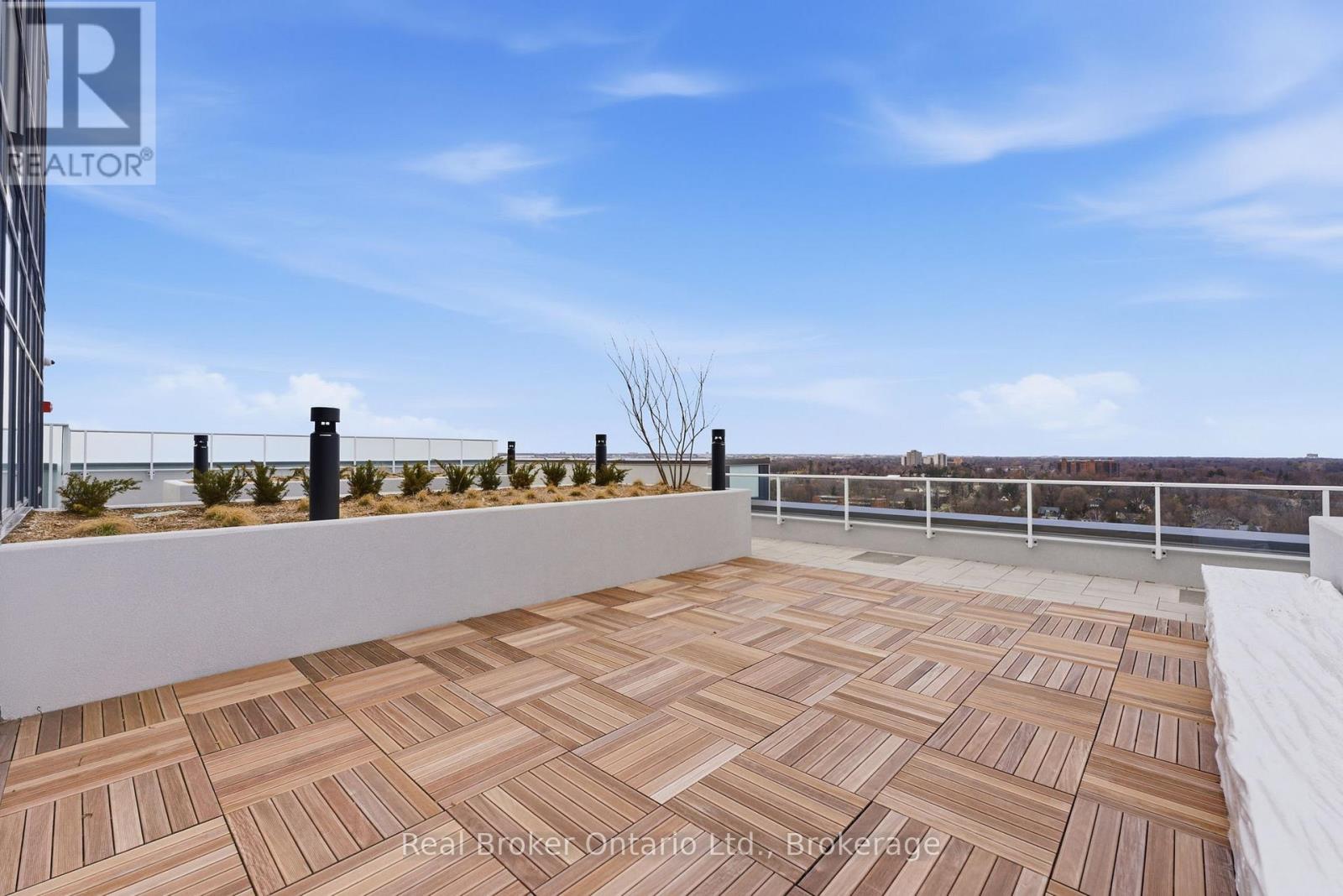 1210 - 2088 James Street, Burlington, Ontario  L7R 0H2 - Photo 22 - W12946278