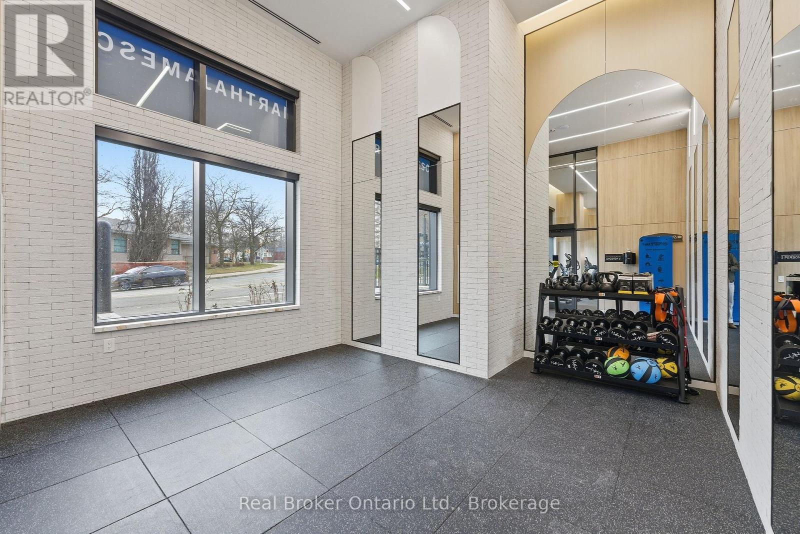 1210 - 2088 James Street, Burlington, Ontario  L7R 0H2 - Photo 29 - W12946278