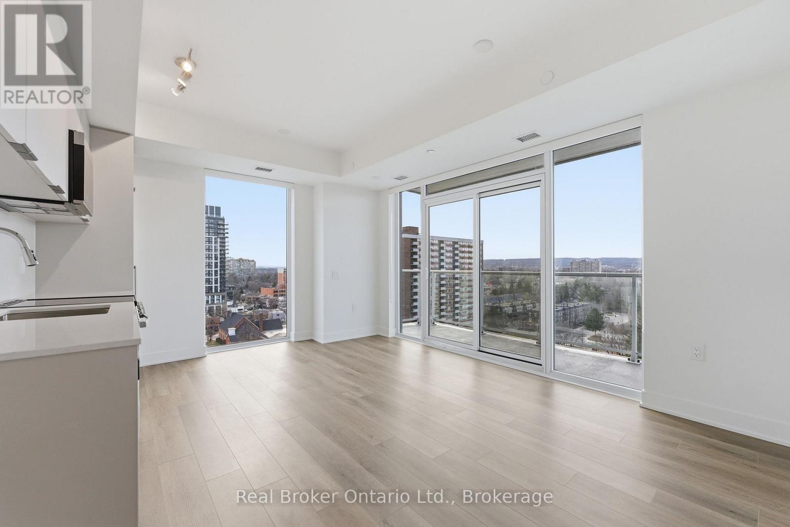 1210 - 2088 James Street, Burlington, Ontario  L7R 0H2 - Photo 6 - W12946278