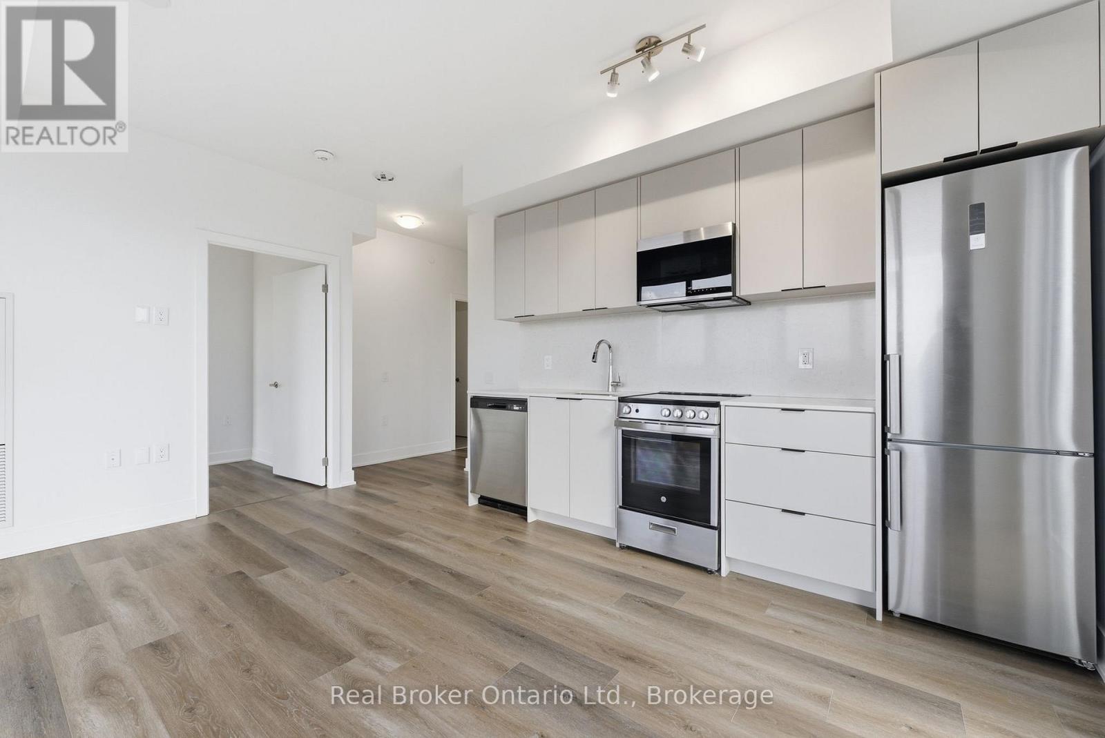 1210 - 2088 James Street, Burlington, Ontario  L7R 0H2 - Photo 7 - W12946278