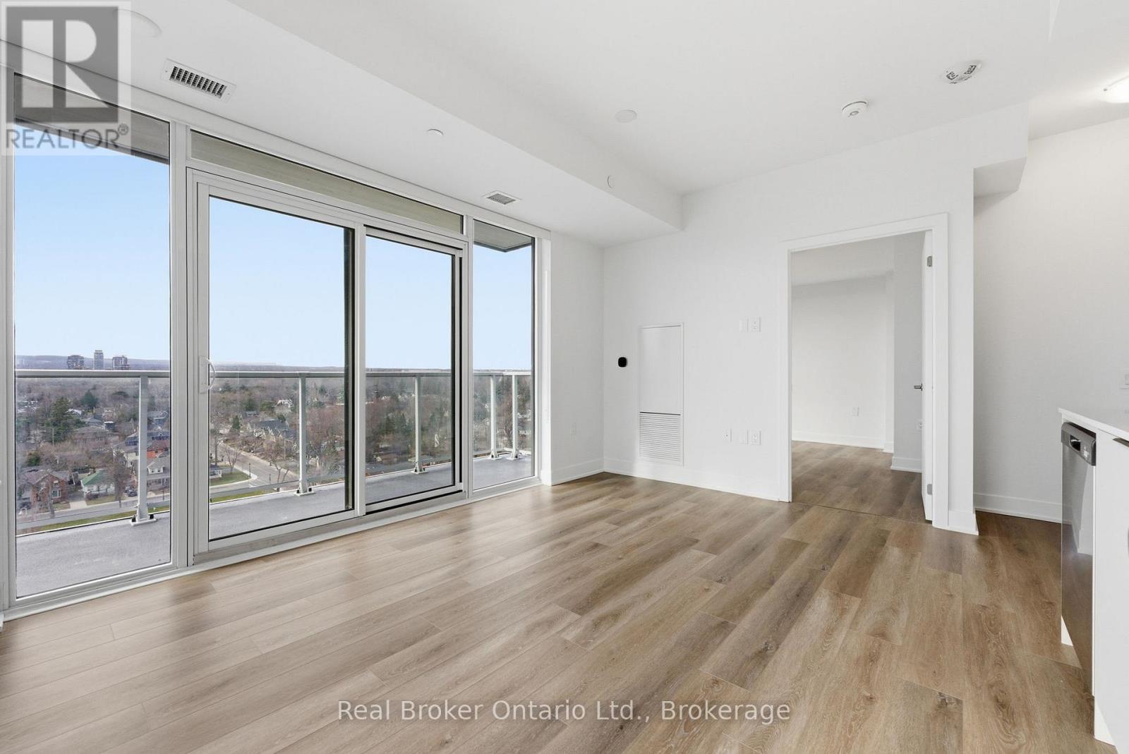 1210 - 2088 James Street, Burlington, Ontario  L7R 0H2 - Photo 9 - W12946278