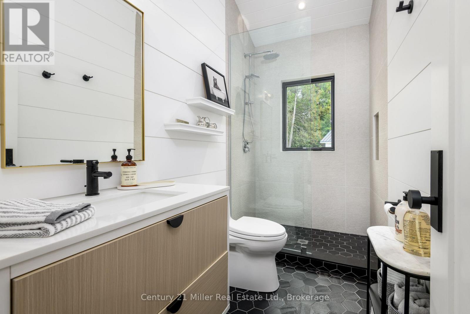 1016 Keeler Road, Muskoka Lakes, Ontario  P0C 1M0 - Photo 47 - X12946360