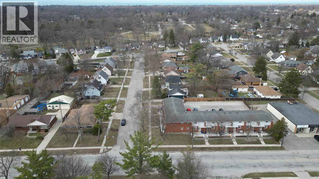 1006 Kenwood Avenue, Sarnia, Ontario  N7V 3S3 - Photo 4 - 26006739