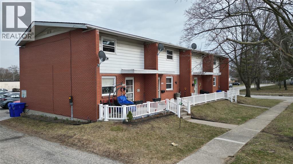 1006 Kenwood Avenue, Sarnia, Ontario  N7V 3S3 - Photo 7 - 26006739