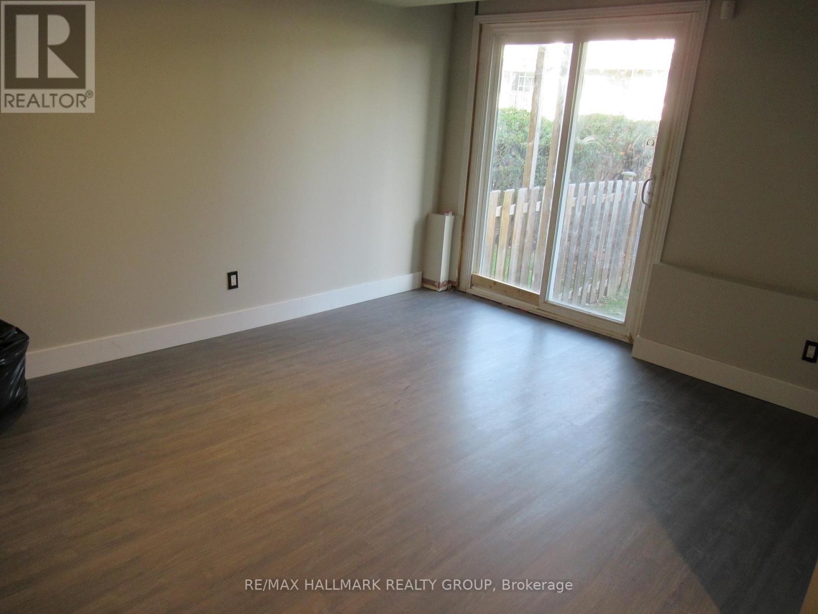 81 Lightfoot Place, Ottawa, Ontario  K2L 3M1 - Photo 2 - X12925572