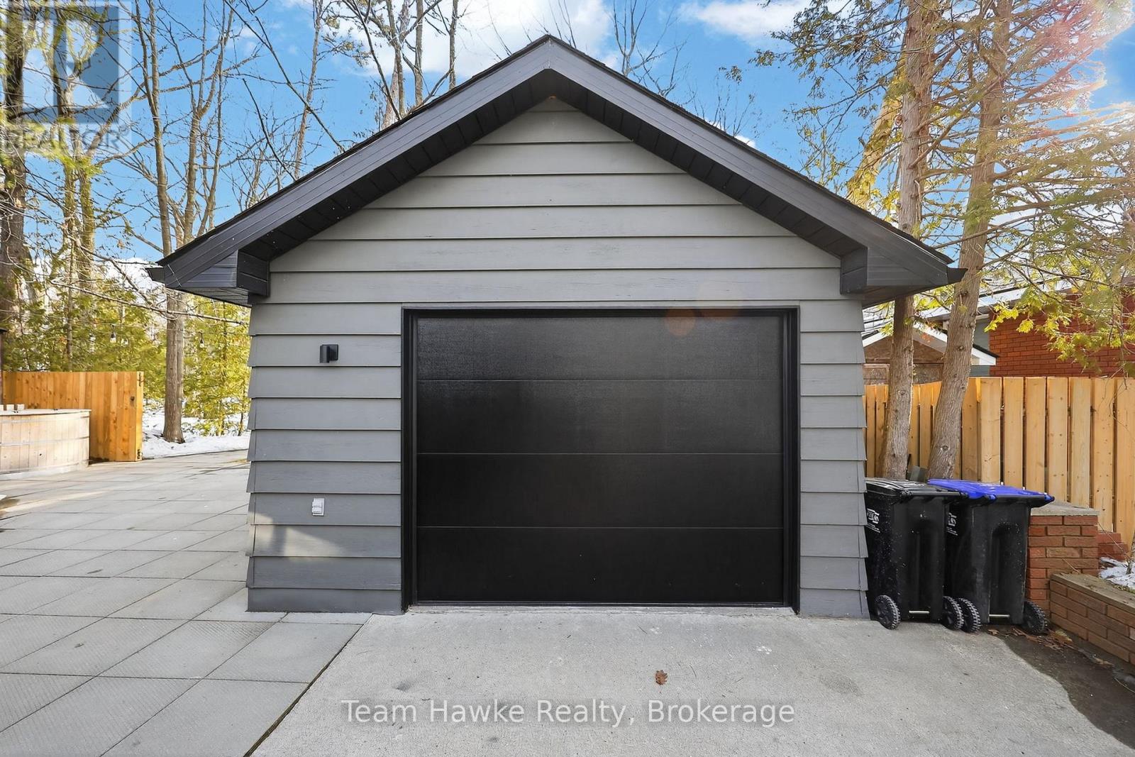 283 Tiny Beaches Road S, Tiny, Ontario  L0L 2J0 - Photo 29 - S12946308