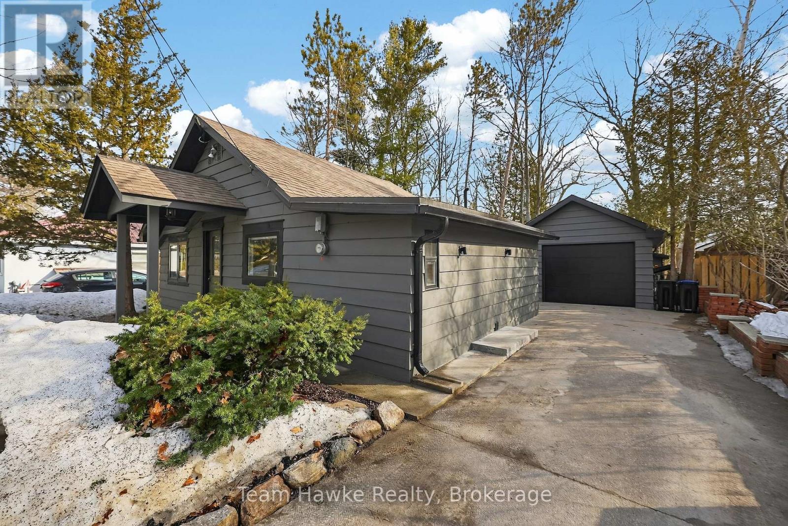 283 Tiny Beaches Road S, Tiny, Ontario  L0L 2J0 - Photo 3 - S12946308