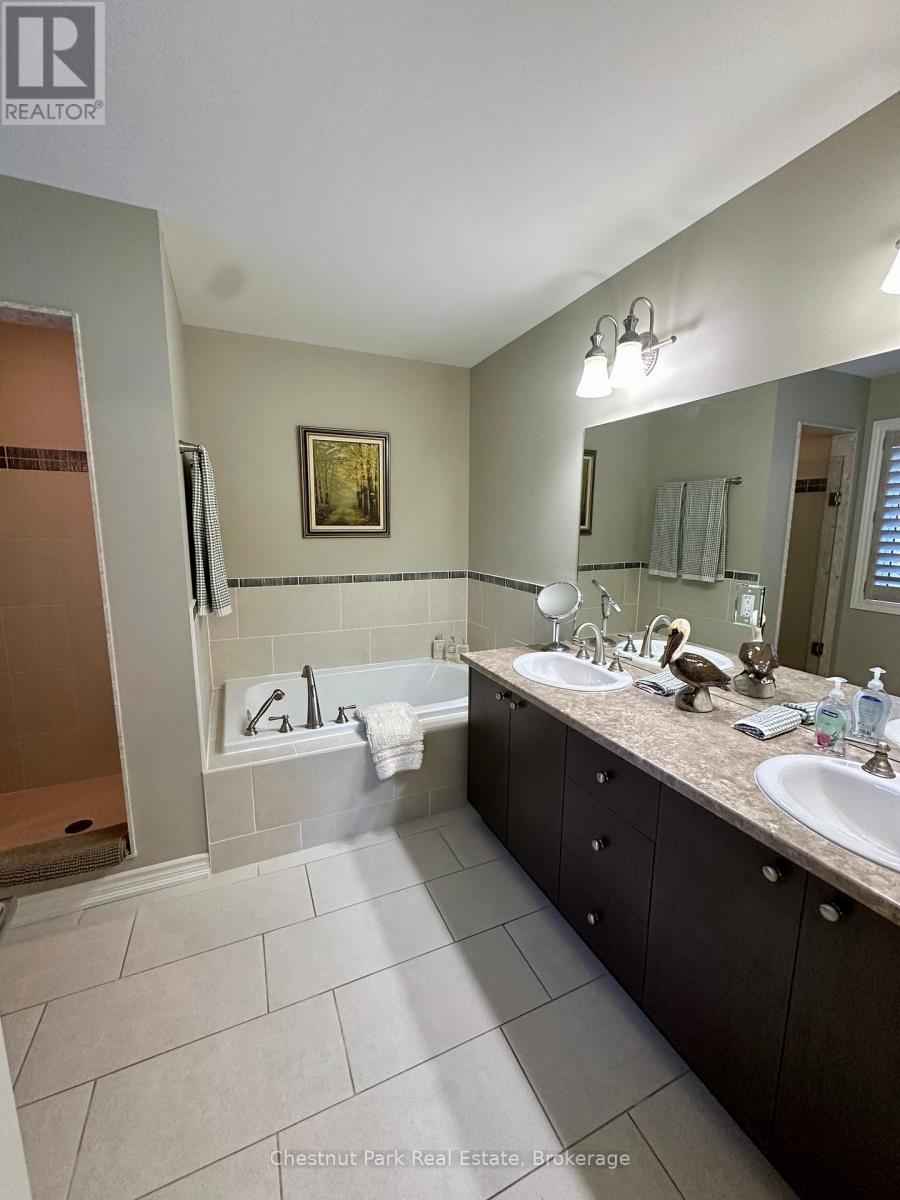 8 Robbie Way, Collingwood, Ontario  L9Y 0X5 - Photo 15 - S12946402