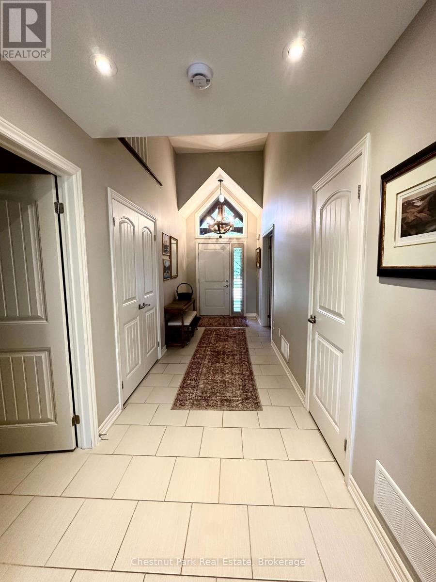 8 Robbie Way, Collingwood, Ontario  L9Y 0X5 - Photo 2 - S12946402