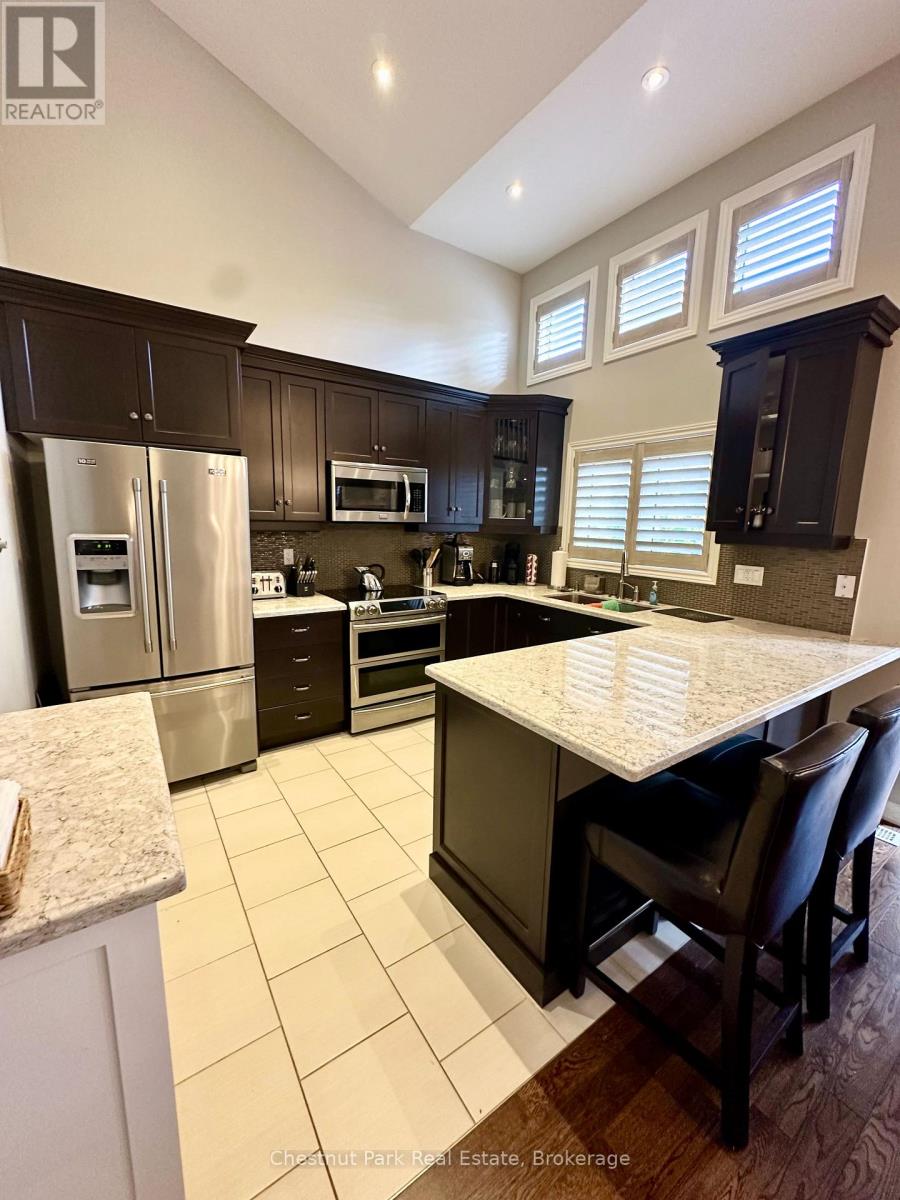 8 Robbie Way, Collingwood, Ontario  L9Y 0X5 - Photo 4 - S12946402