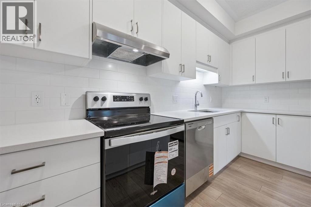 21 Reverie Way, Kitchener, Ontario  N2E 0K5 - Photo 5 - 40816773