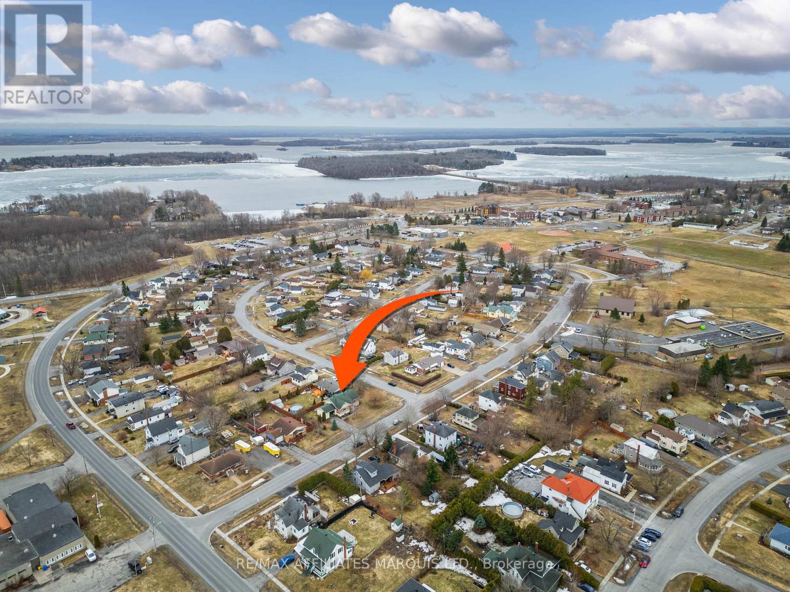 40 Bethune Avenue, South Stormont, Ontario  K0C 1P0 - Photo 4 - X12946108