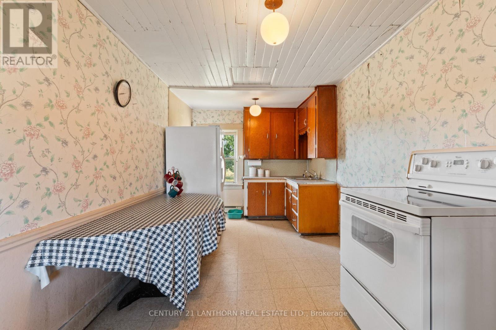 1677 County 8 Road, Prince Edward County, Ontario  K0K 2T0 - Photo 13 - X12946172