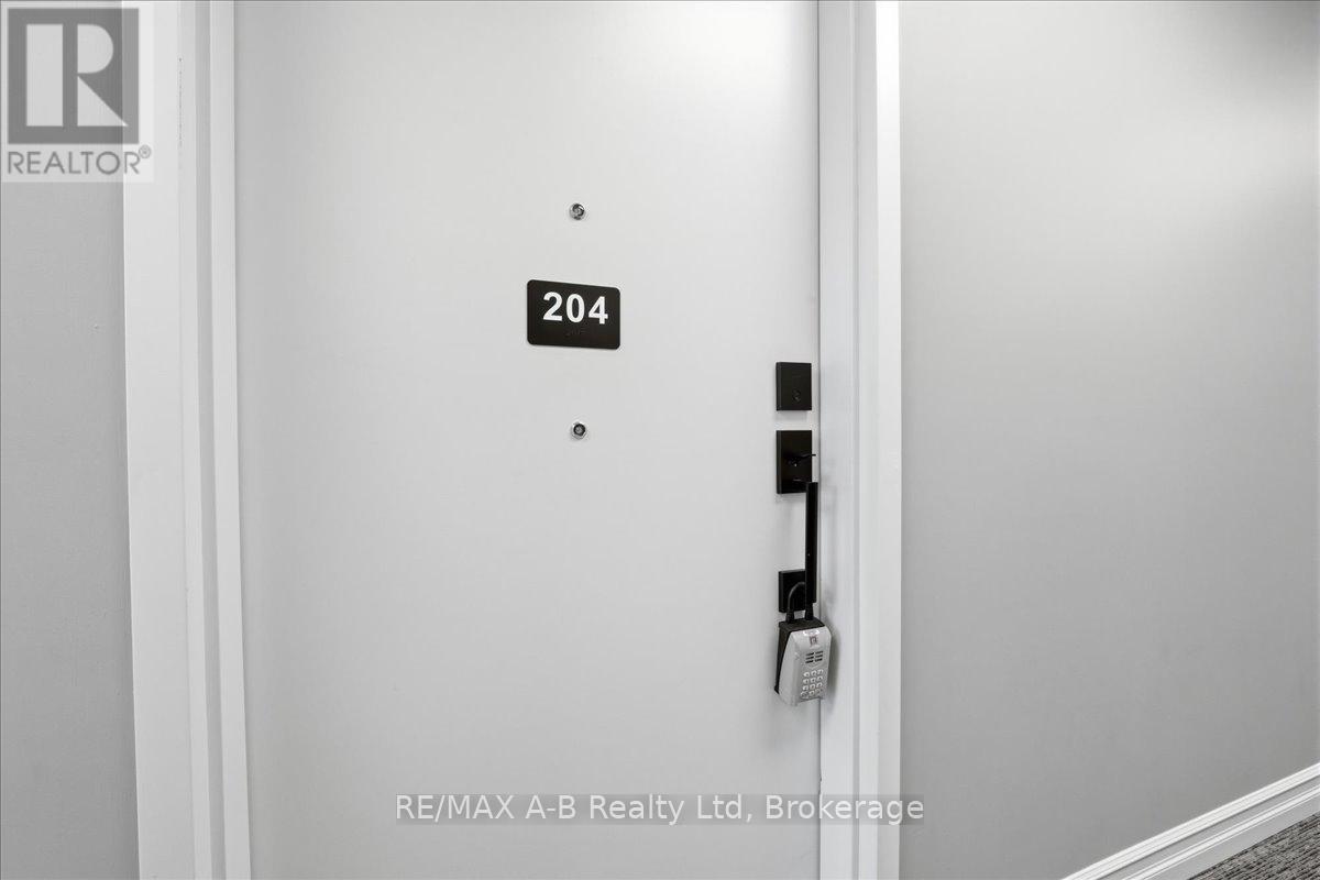 204 - 100 Gordon Street, Stratford, Ontario N5A 7T8 - Photo 2 - X12946210